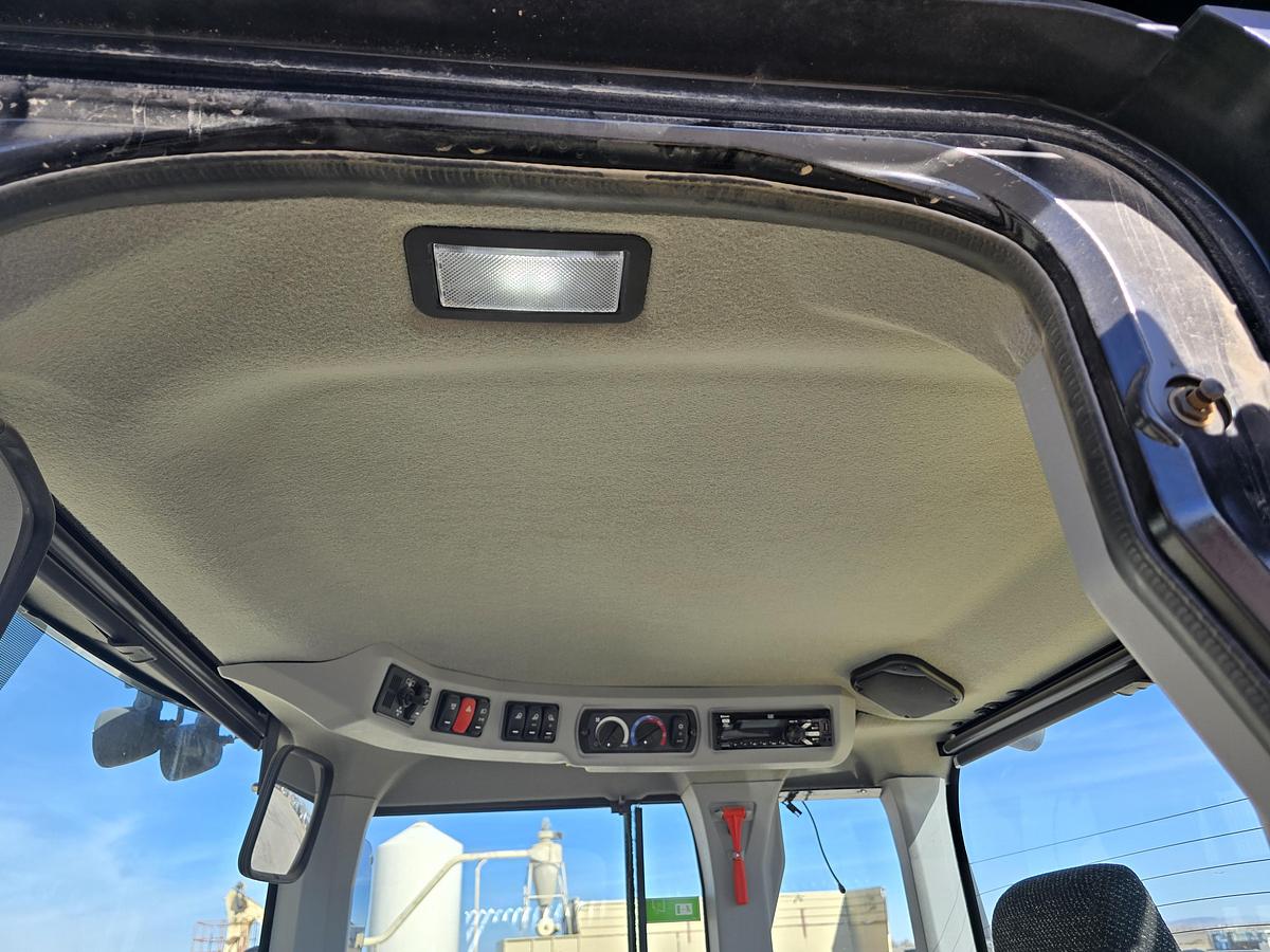 Used 2018 Cat 926M Wheel Loader w/ 1400 hrs