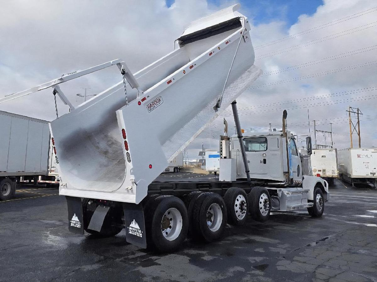 Used 2019 Western Star 4900FA Dump Truck