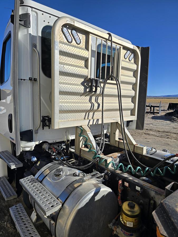 Used 2019 Freightliner Cascadia 113 Truck