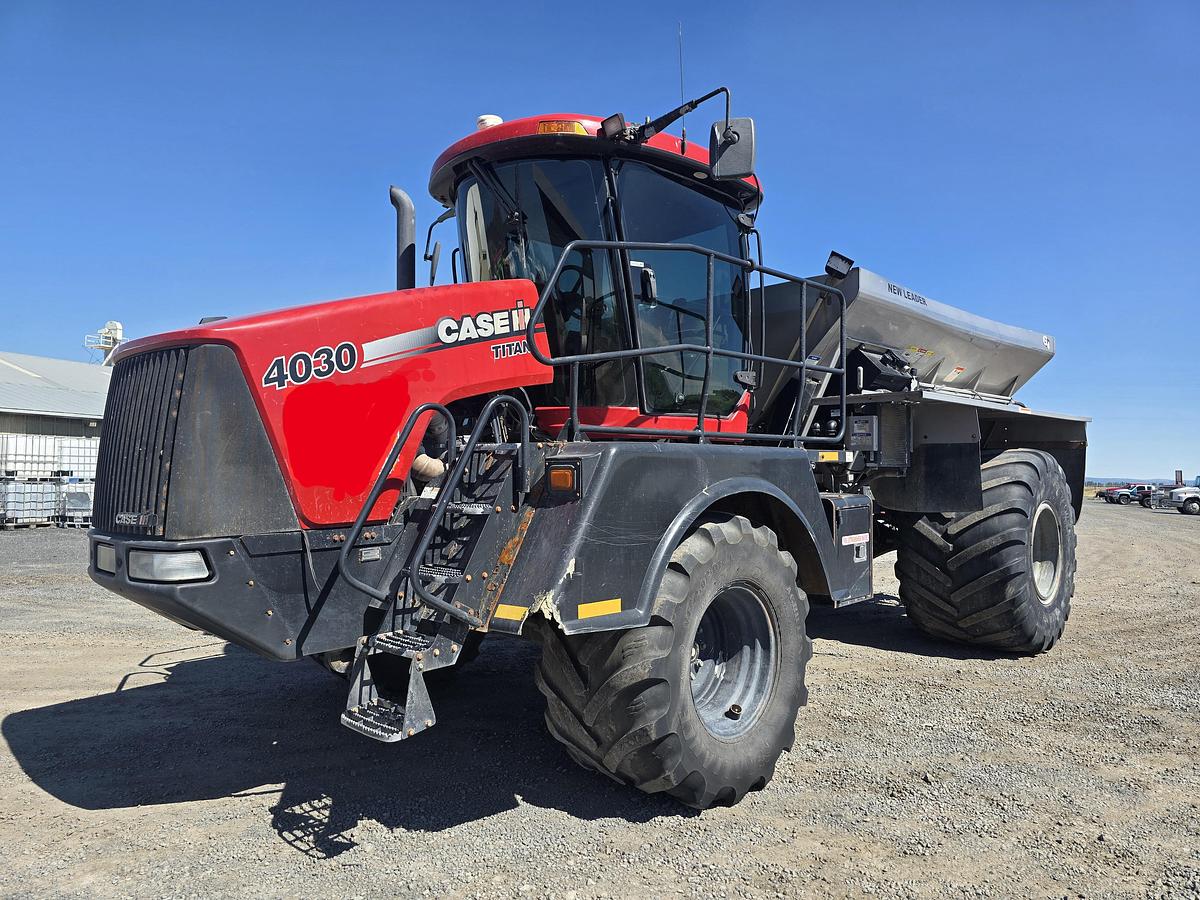 Used 2015 Case Titan 4030 Floater w/ New Leader Spreader