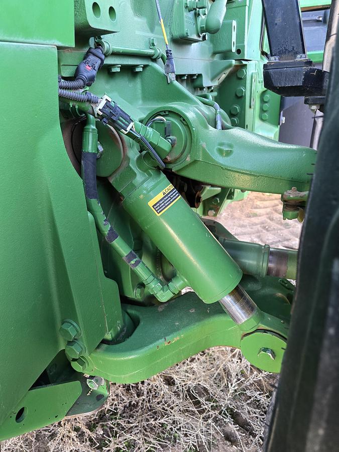 Used John Deere 8285R Tractor w/ 4200 hrs + Duals