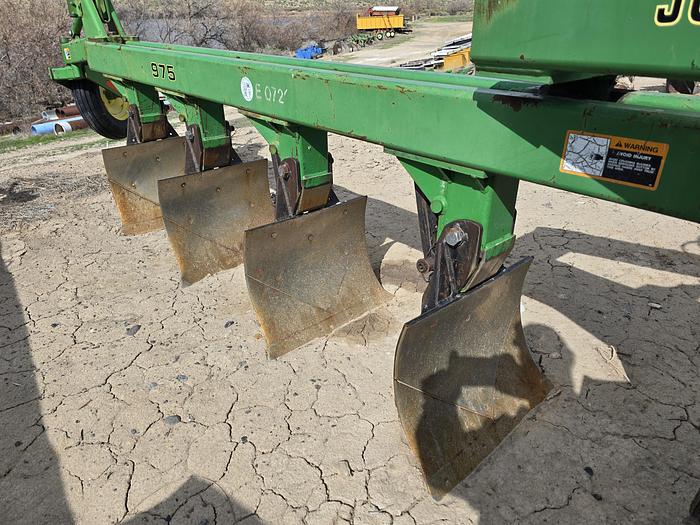Used John Deere 975 Switch Plow - 5 Bottom
