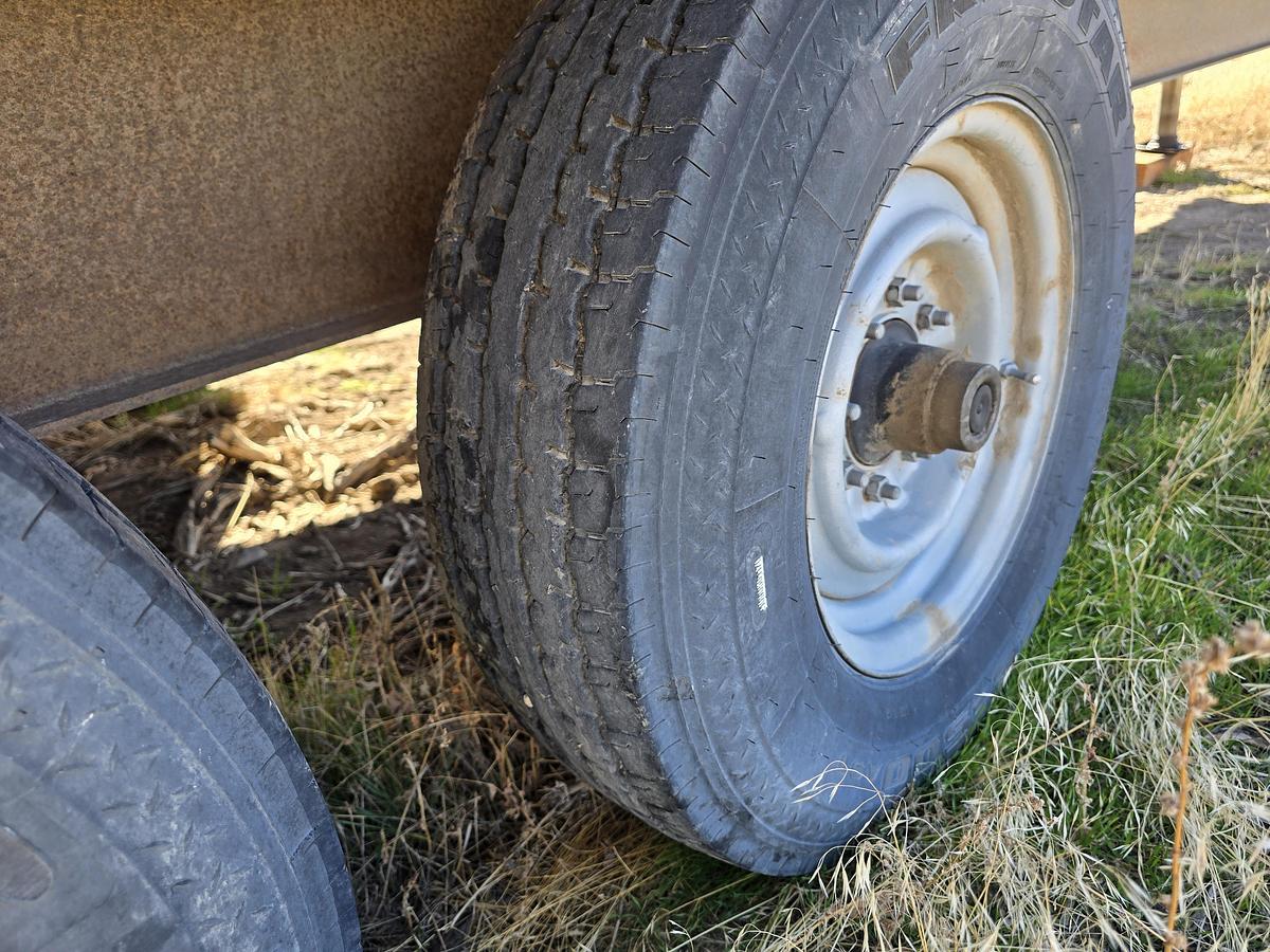 Used Donahue Swather Trailer - Hyd Adjust to 12' Wide