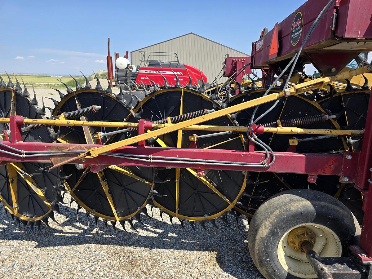 Used 2015 Darf 1017FDWB Wheel Rake (2 Available)