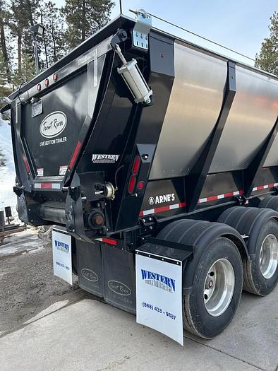 Used 2021 Trout River 37' Live Bottom / Belt Trailer ** Like New **