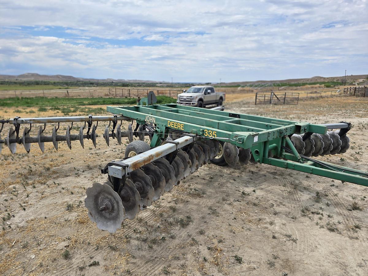 Used 21' John Deere 335 Tandem Disk