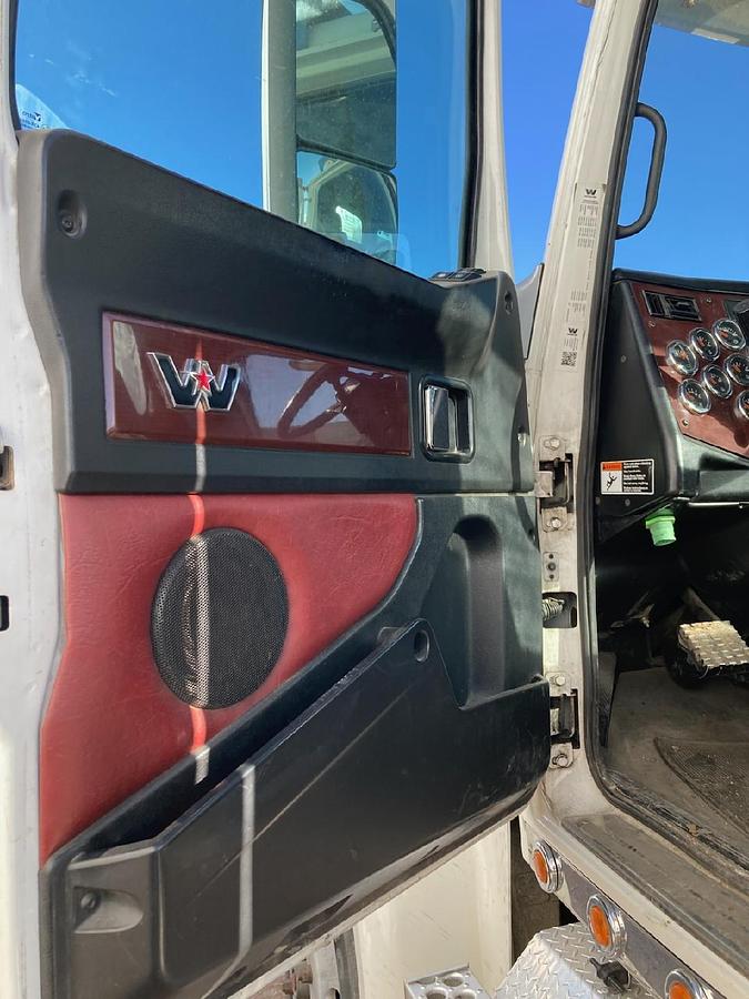 Used 2019 Western Star 4900FA Dump Truck