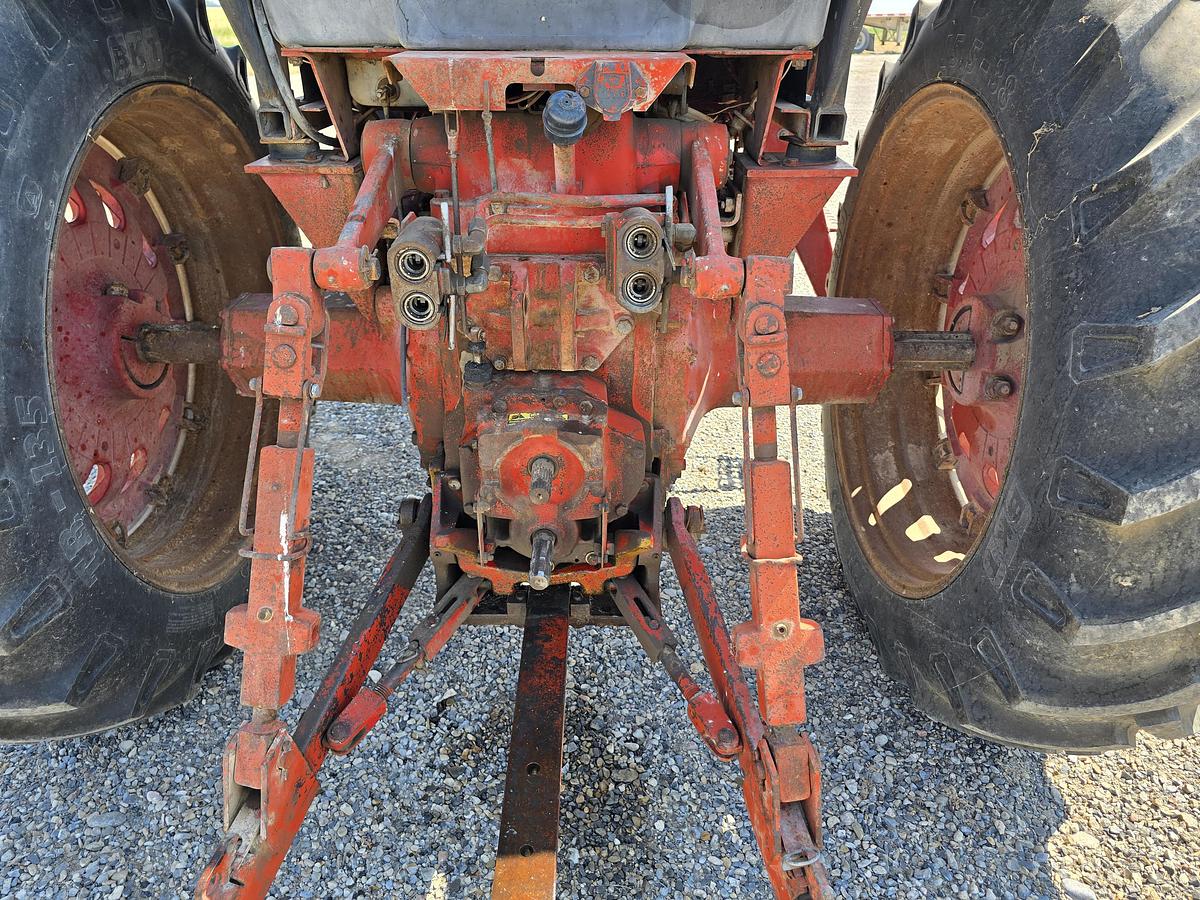 Used International 886 Tractor