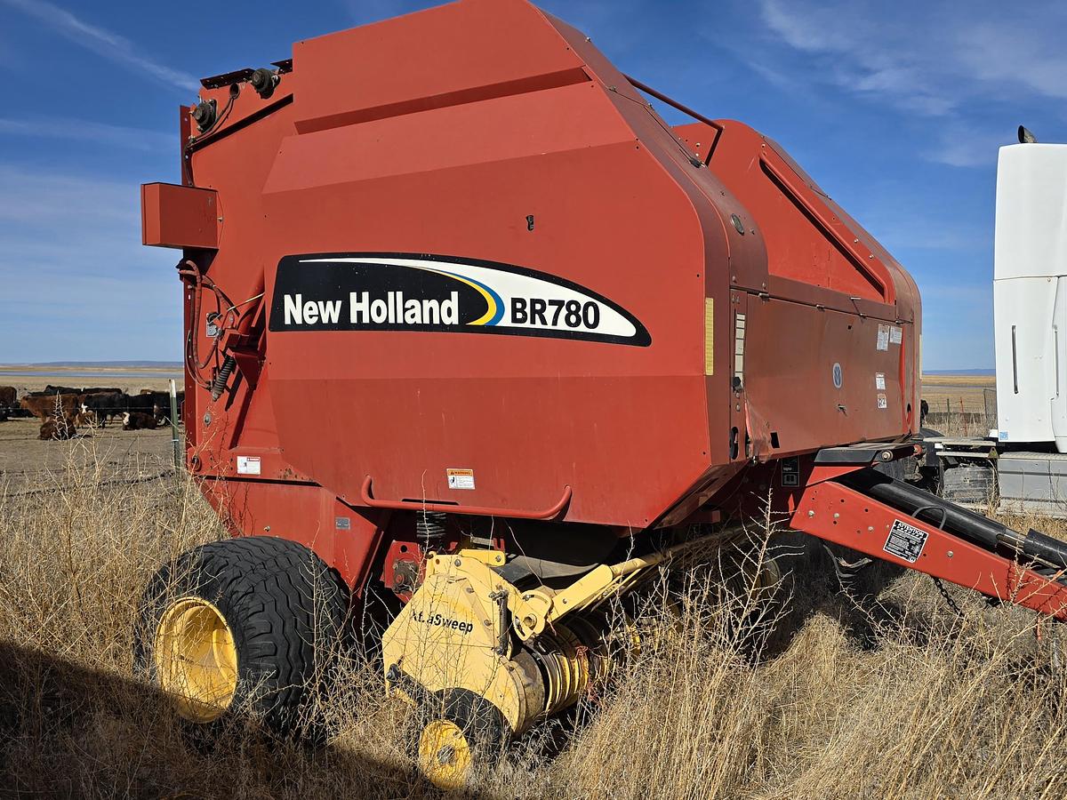 Used 2003 New Holland BR780 Round Baler