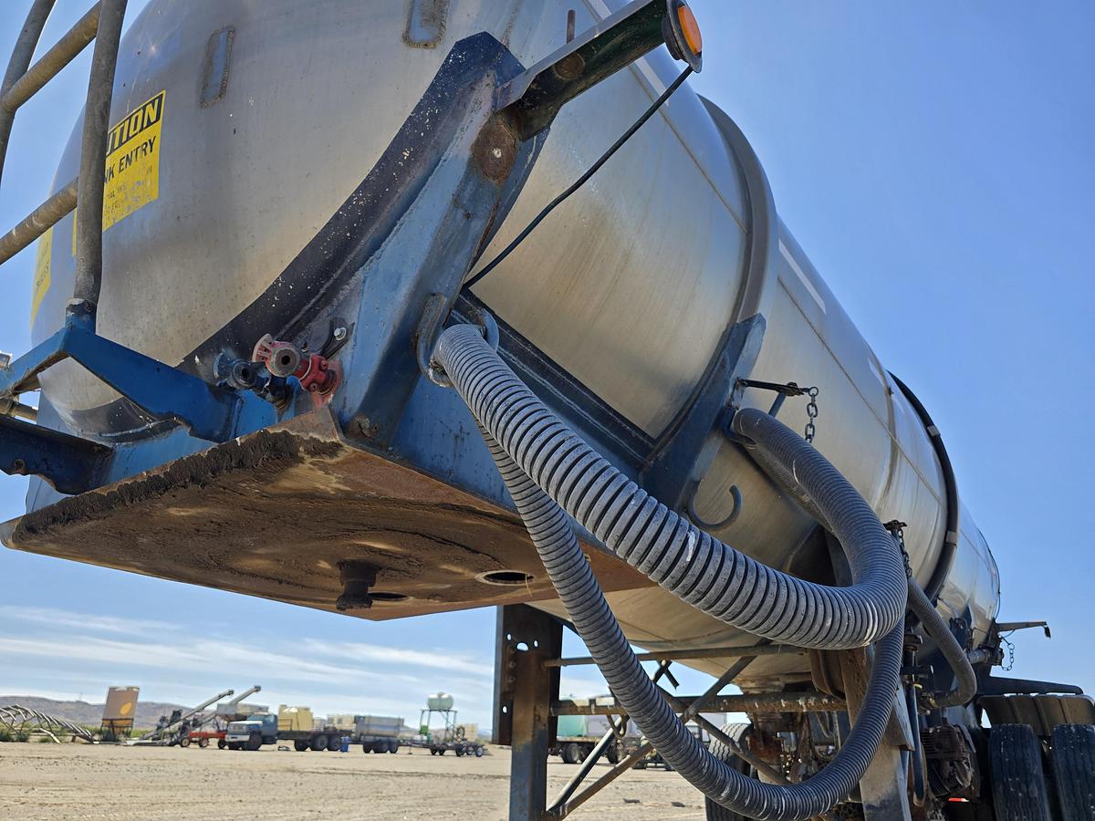 Used 3000 gallon Beall Water Tank Trailer