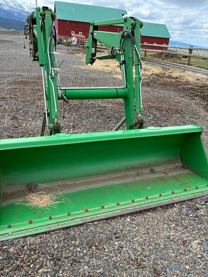 Used 2005 John Deere 5525 Tractor w/ Loader