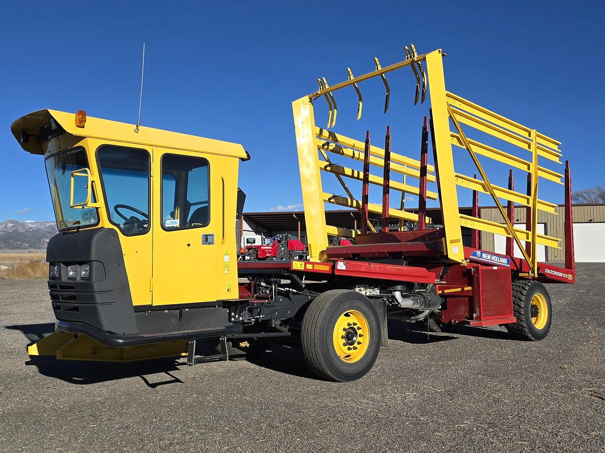 Used 2022 New Holland SC103 Balewagon w/ 300 hrs