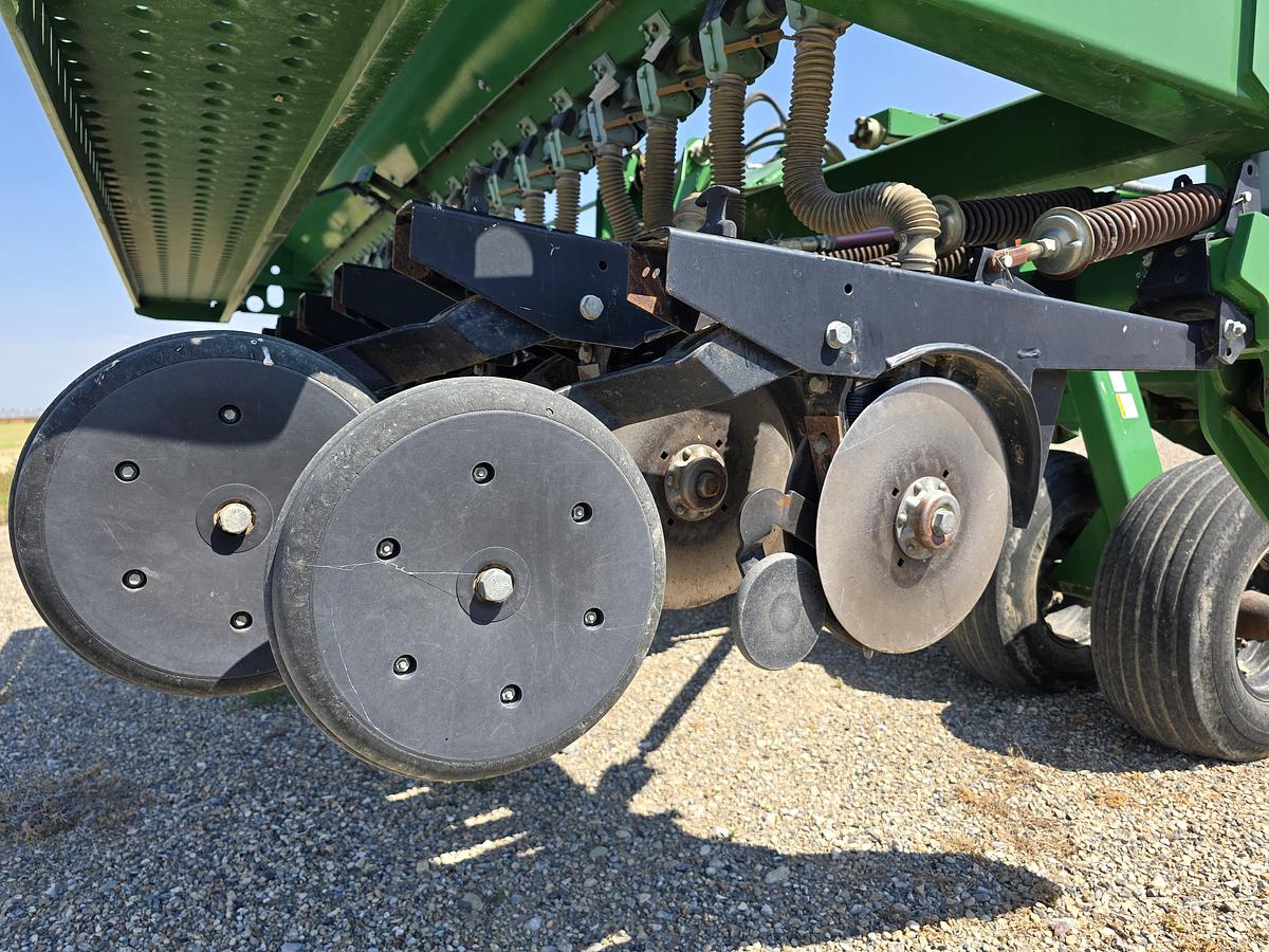 Used 40' Great Plains 3S-4000 Grain Drill