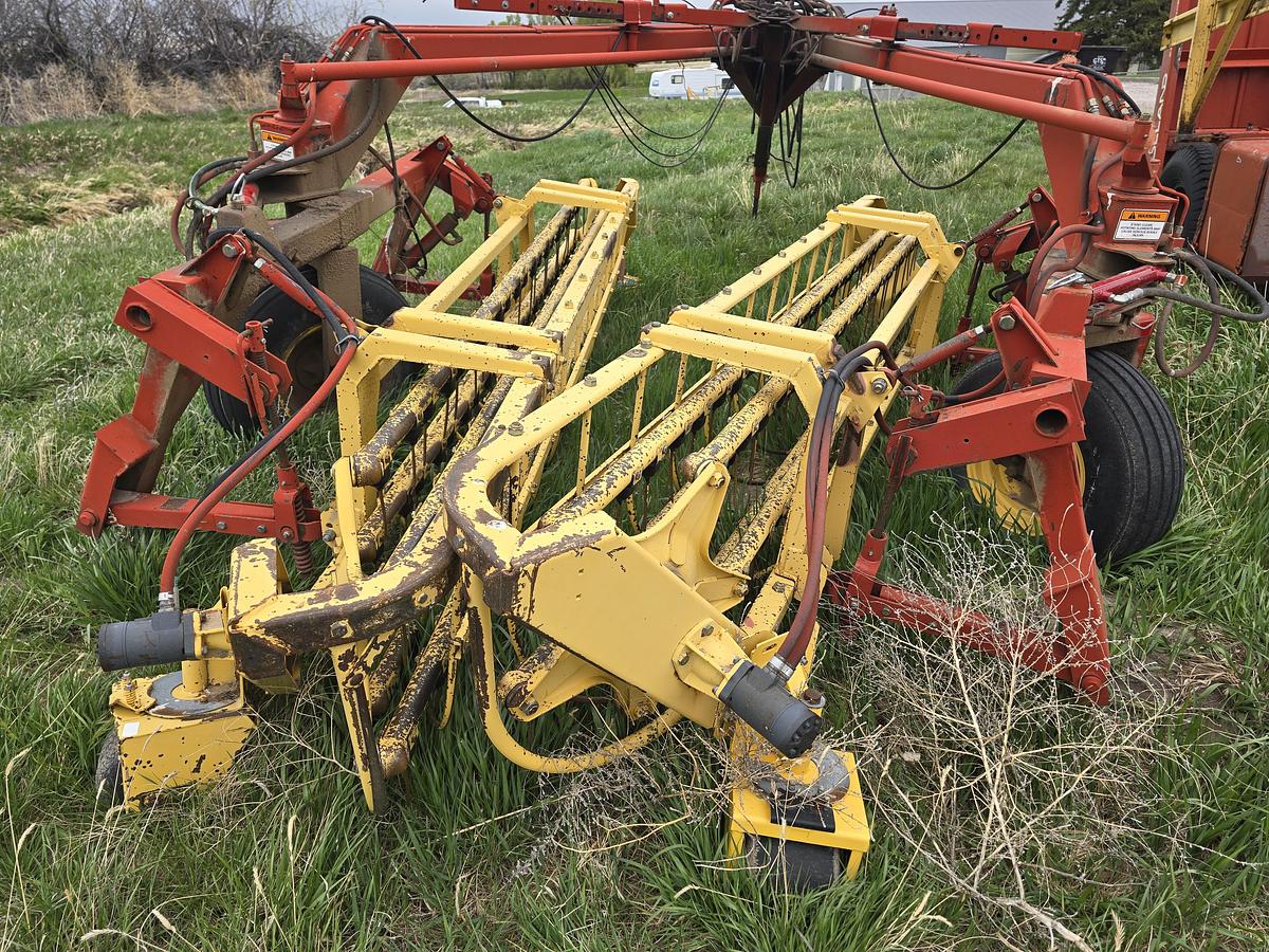 Used New Holland 216 Rake