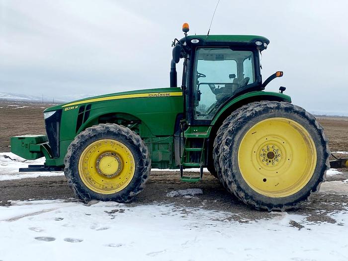 Used 2014 John Deere 8235R Tractor w/ Front Duals