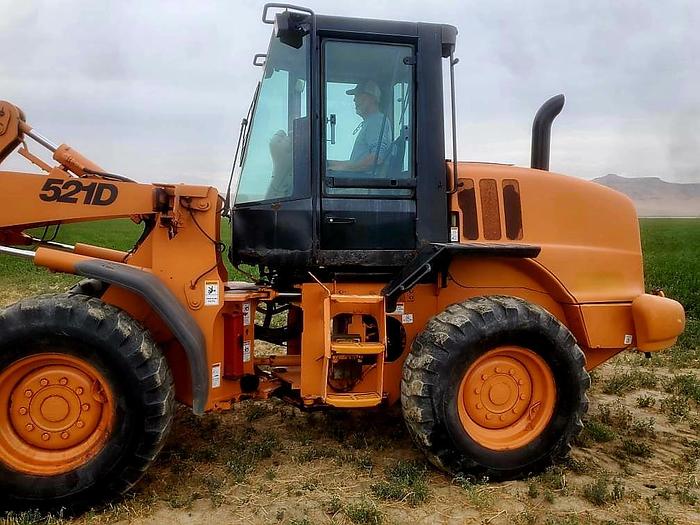 Used Case 521D Wheel Loader w/ 3000 hrs