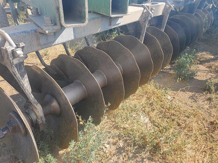 Used 24' John Deere 650 Tandem Disk