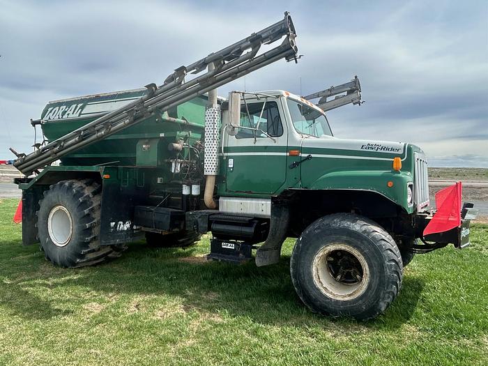 Used 1993 Loral Easy Rider Fertilizer Spreader