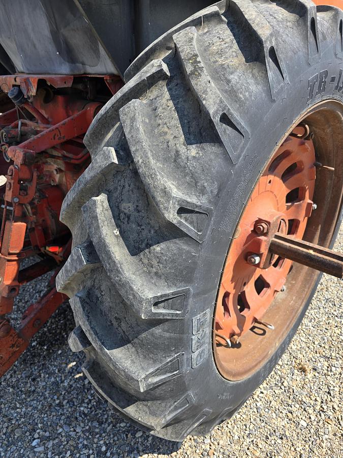 Used International 886 Tractor