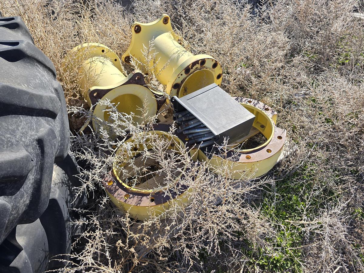 Used John Deere 8285R Tractor w/ 4200 hrs + Duals