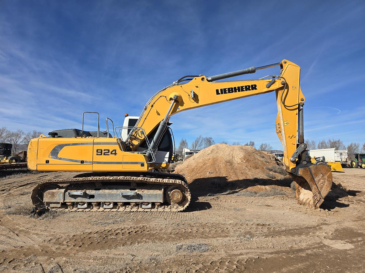 Used 2019 Liebherr R924 LC Excavator