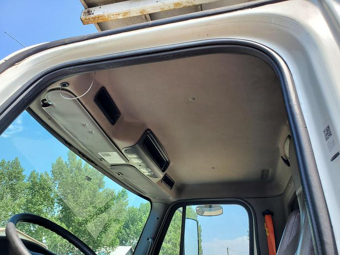 Used 2017 26' Freightliner Reefer Truck