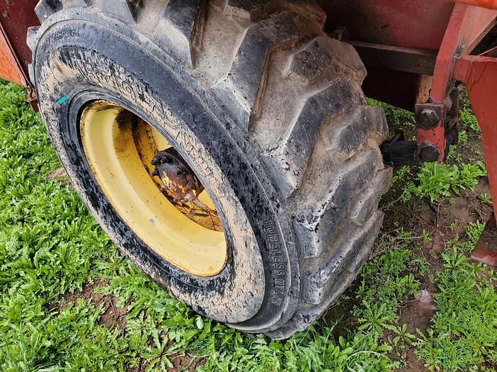 Used New Holland 1048 Balewagon