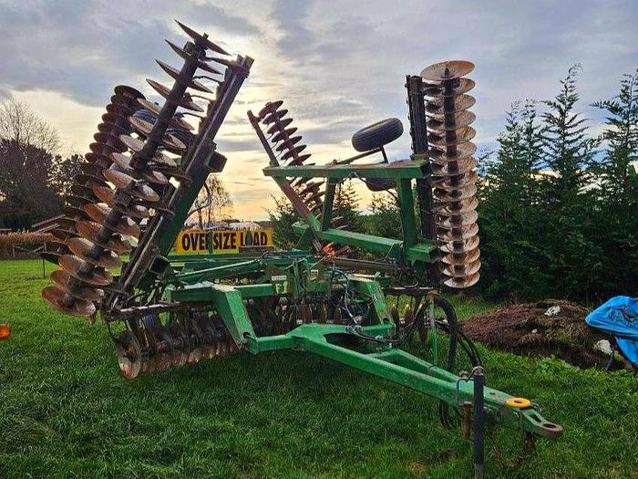 Used 32' John Deere 630 Tandem Disk