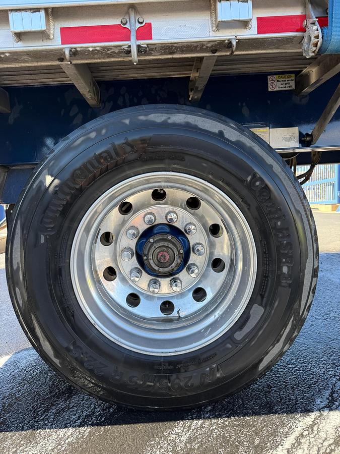 Used 28' + 28' 2021 Western Hay Trailer Set