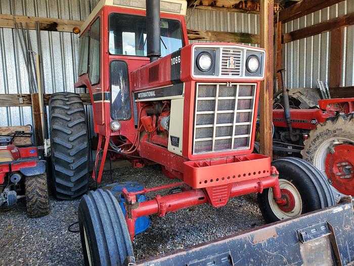 Used International 1066 Tractor w/ 6000 hrs