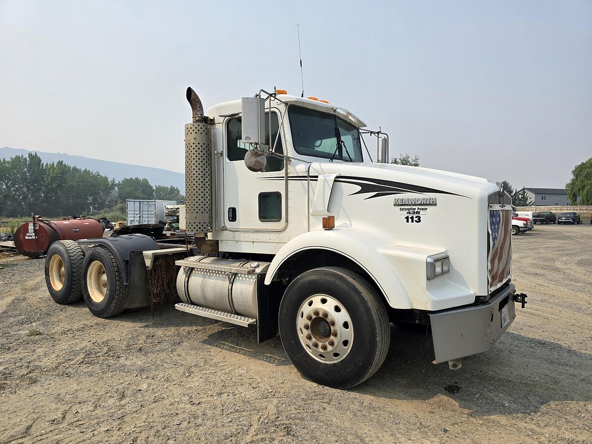 Used 2004 Kenworth T800 Truck w/ 330k Miles
