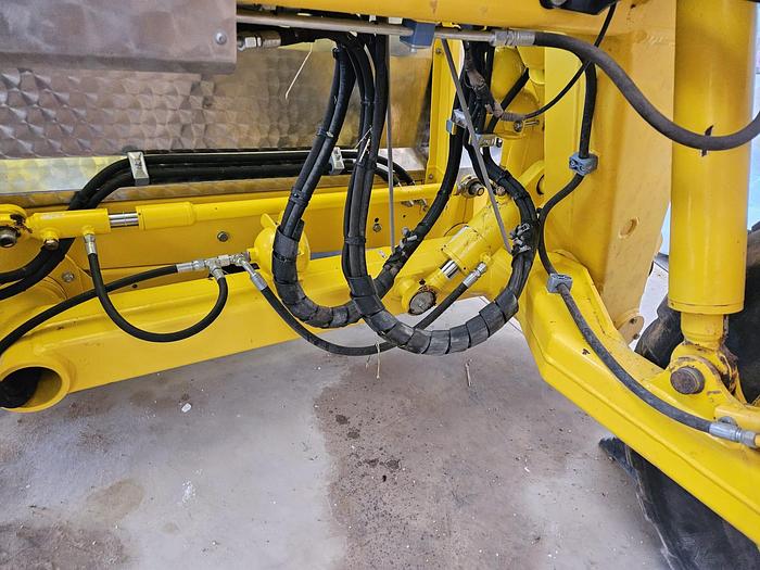 Used 30' ROC RT1000 Hay Merger