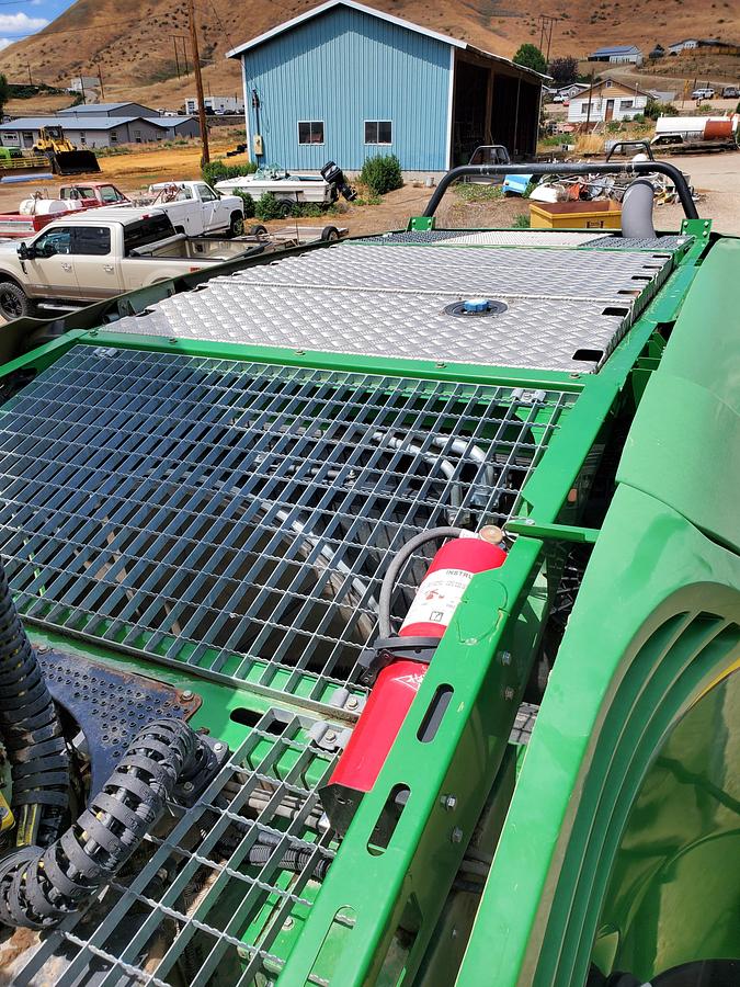 Used 2016 John Deere 8400 Forage Harvester w/ 2 Headers **2300 Hrs**