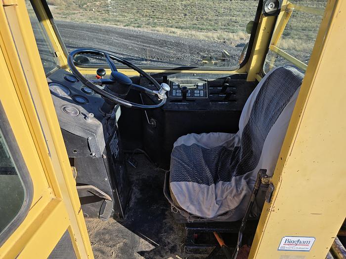 Used New Holland 1085 Balewagon