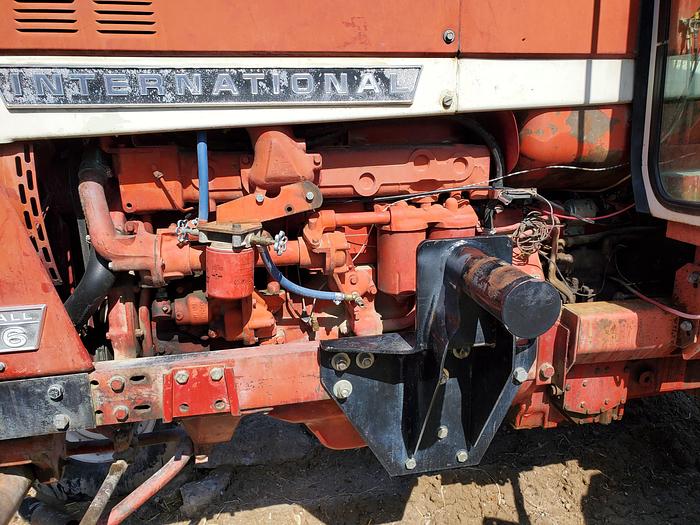 Used International 856 Tractor w/ Loader