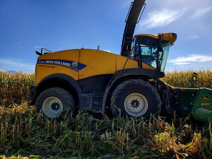 Used 2021 New Holland FR780 Forage Harvester w/ 2 Headers