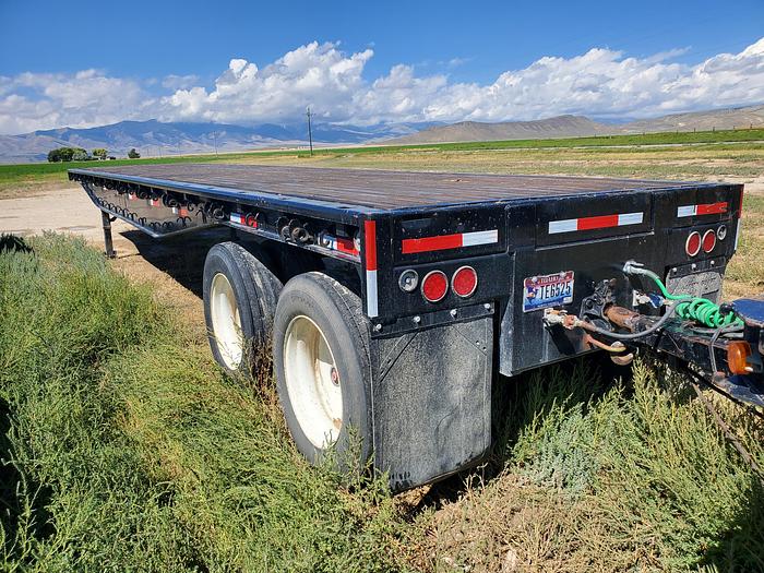 Used 40' + 32' Hay / Flatbed Trailer Set - Transcraft w/ Western