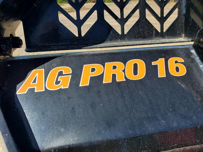 Used 2010 Case Steiger 435 Tractor w/ Silage Blade