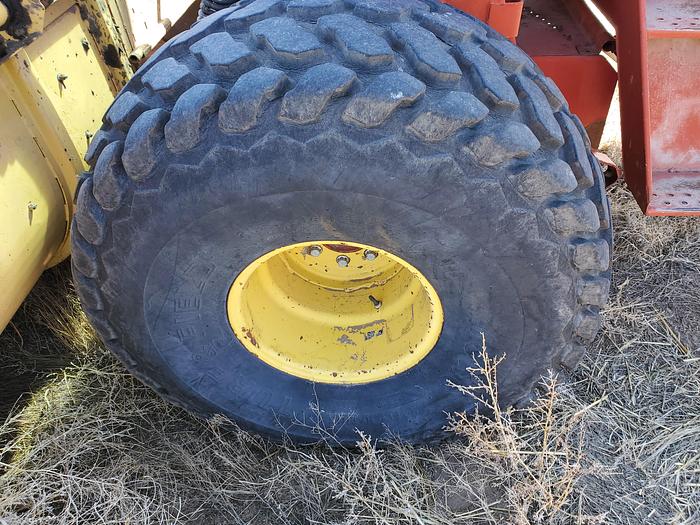 Used 14' New Holland 1118 Windrower