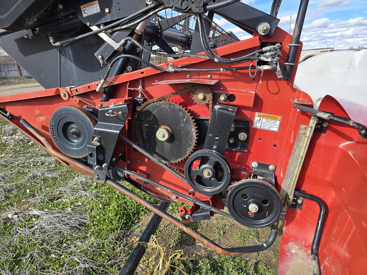 Used 2011 30' Case 2010 Grain Header