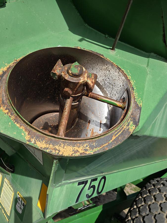 Used J&M 750 Grain Cart