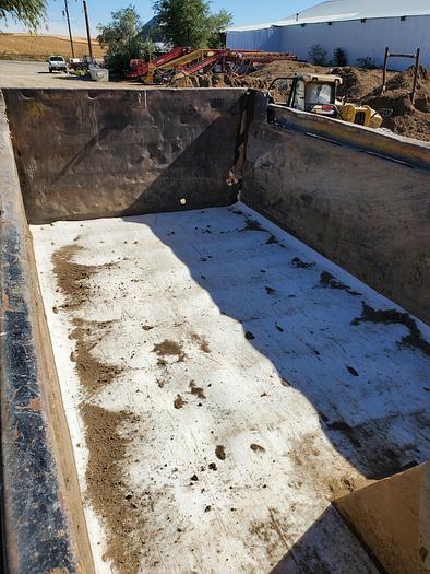 Used 2000 International 4900 Dump Truck