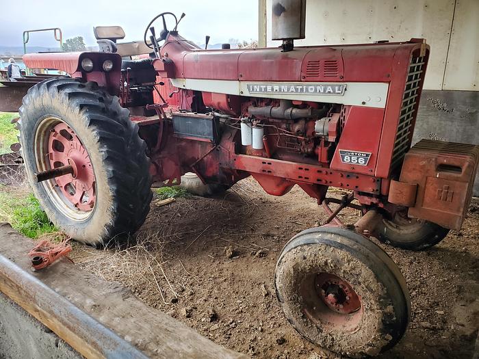 Used 1969 Farmall 856 Tractor
