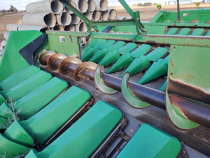 Used 8R22 John Deere 444 Corn Header
