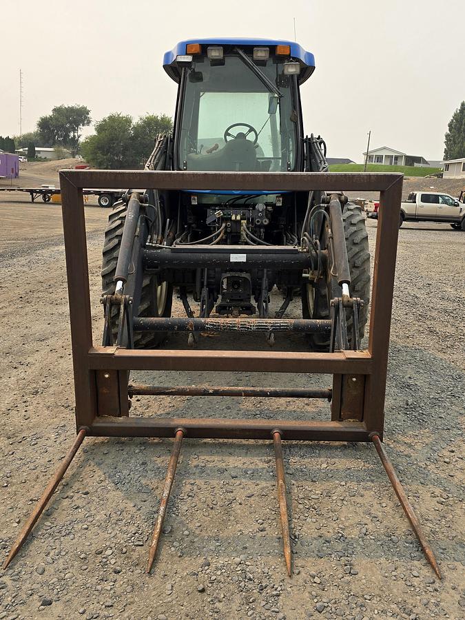 Used New Holland TV140 Bi-Directional Tractor w/ 3200 hrs