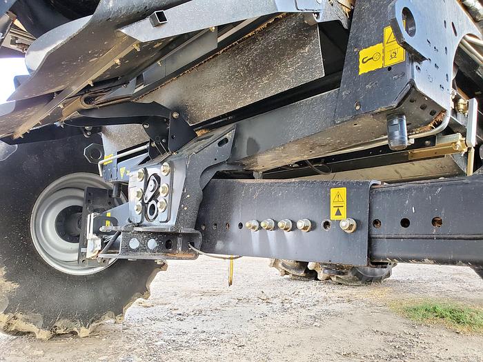 Used 2020 Case IH 9250 Combine w/ 1300 eng hrs