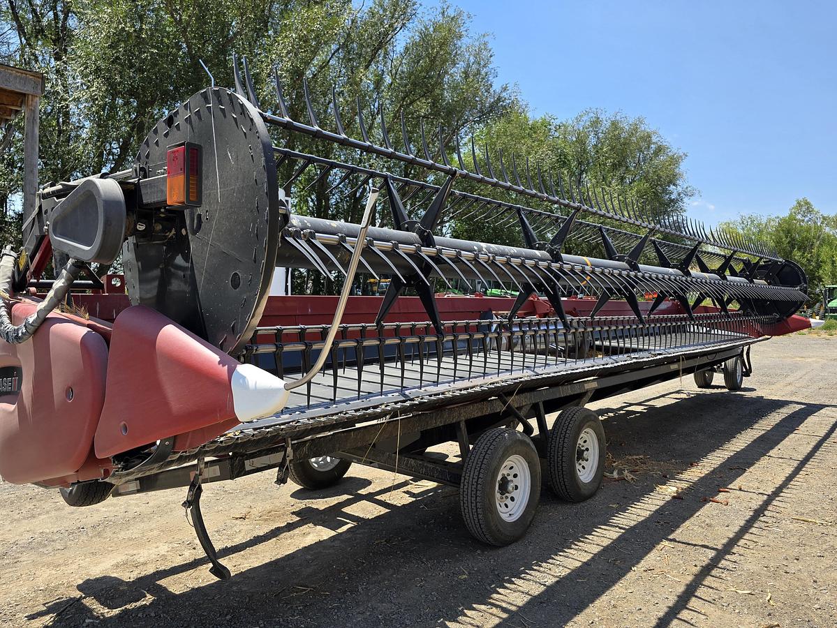Used 2014 35' Case 3152 Draper Header