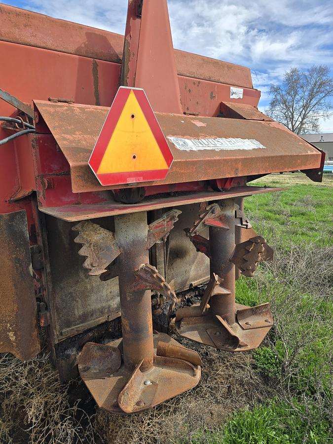 Used 2014 Meyer 8865 Manure Spreader