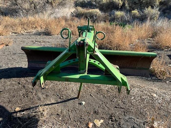 Used 8' John Deere 3pt Blade