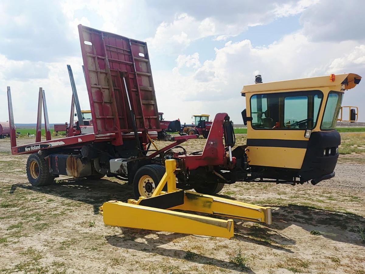 Used New Holland BW28 Balewagon w/ Mil-Stak Big Bale Clamp